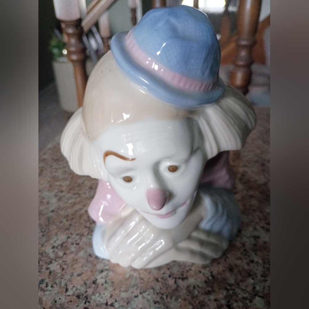 Vintage Sad One Eyebrow Clown,  Porcelain,Paul Sebastian Figurine Folding Hands